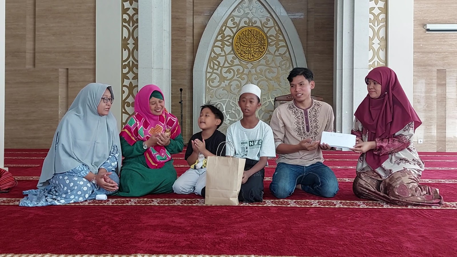 Santunan Rutin Anak Yatim & Dhuafa Lingkungan Sekitar